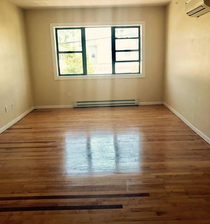 2nd image of 616 Campbell Ave #F1