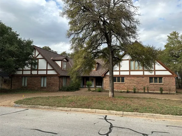 5813 End O Trl, Fort Worth, TX 76112