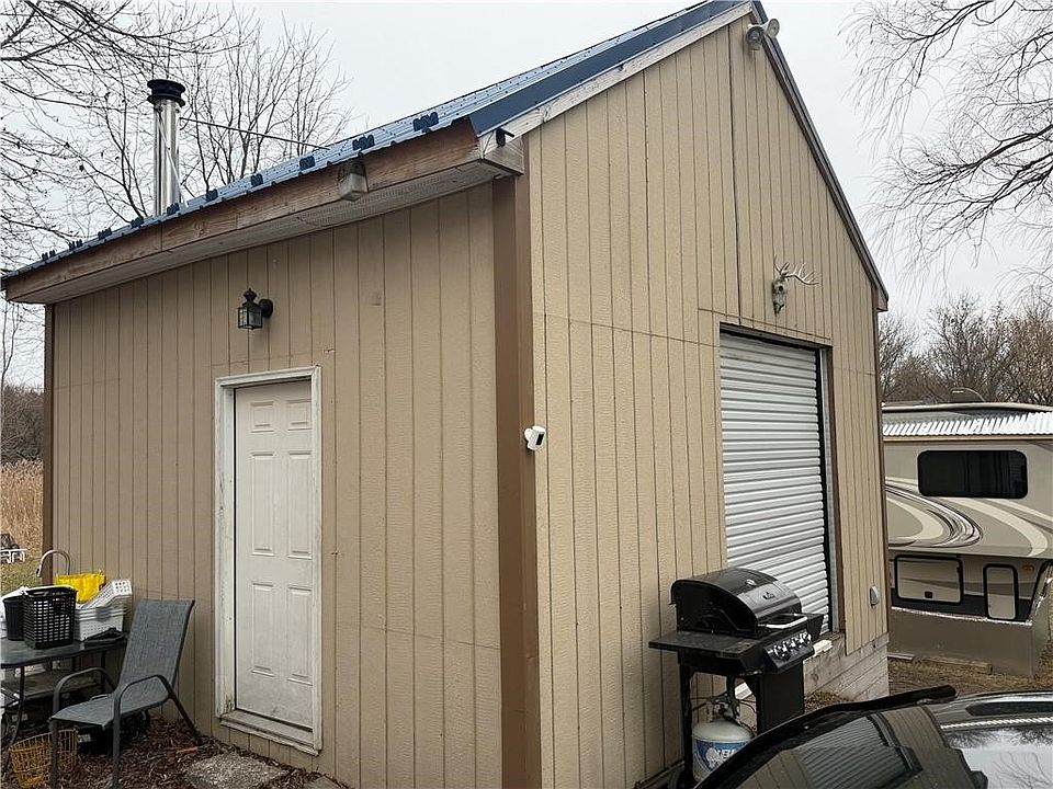 2nd image of 3515 Seneca Castle Rd