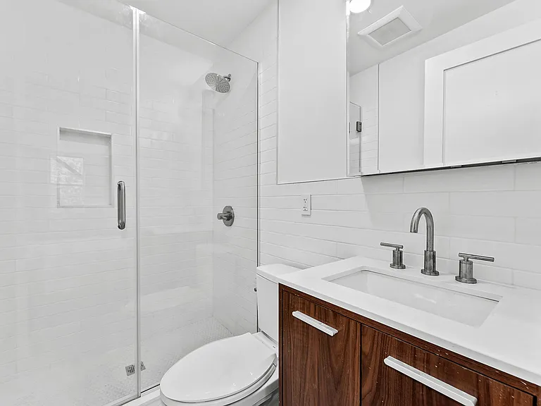 493 Grand St #2F — Photo 5
