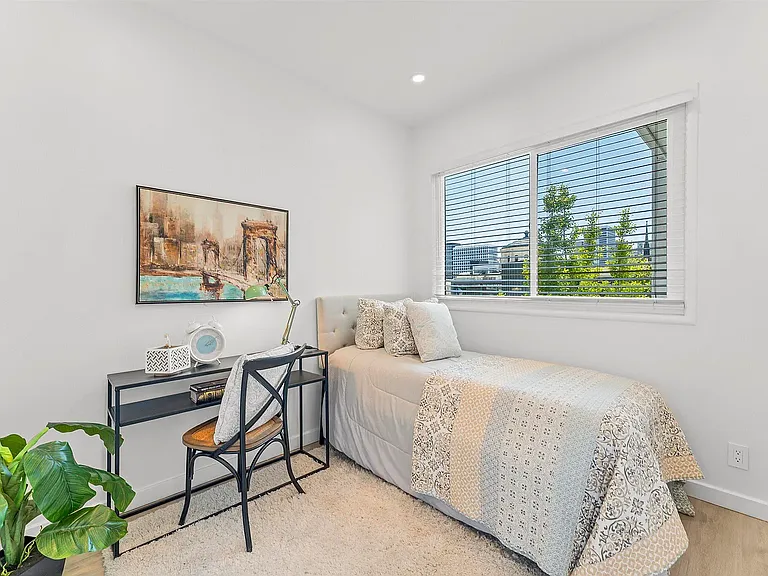 2832 Summit St #1 — Photo 9