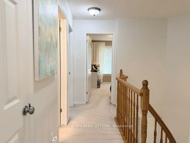 124 Landover Cres — Photo 32