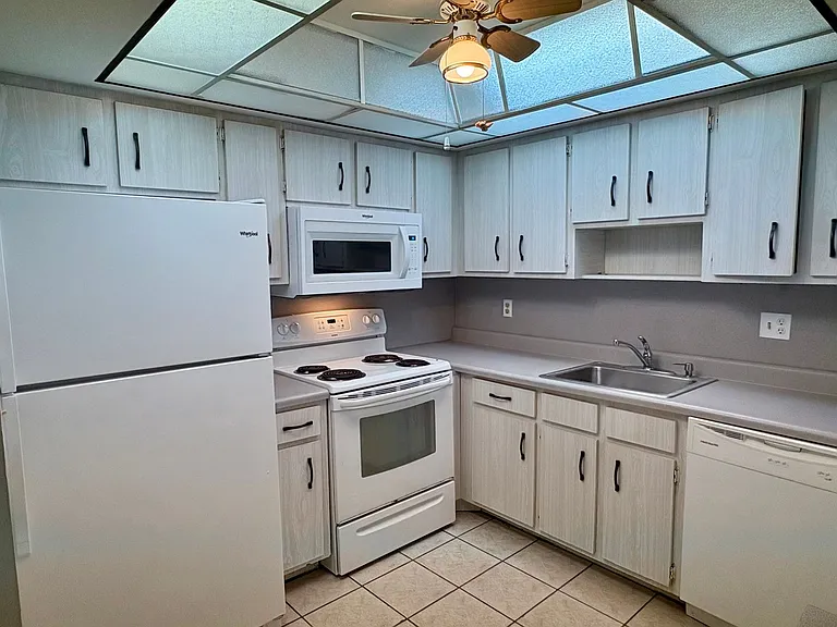 950 S Kanner Hwy #C11 — Photo 6