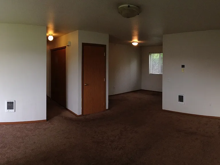 906 Juniper Ave — Photo 3