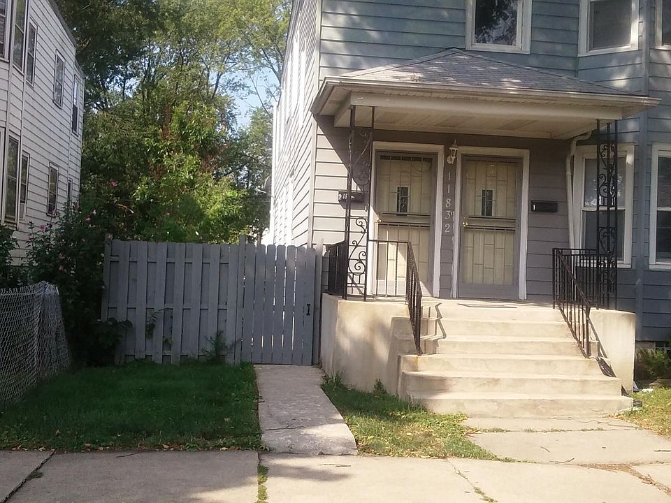 Building entrance w side entrance to back for tenants