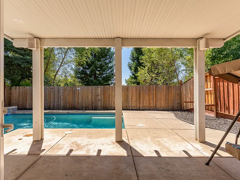 5230 Bay St — Photo 59