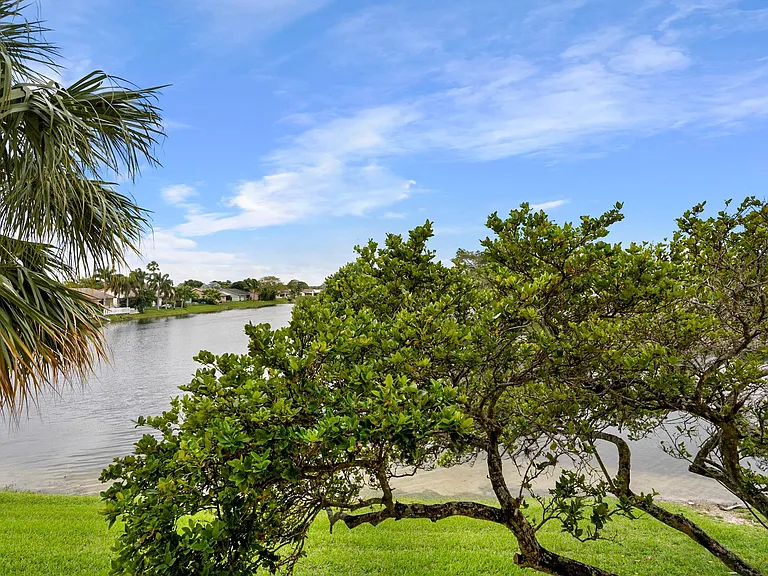 7640 Westwood Dr #411 — Photo 14