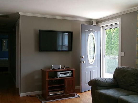 3rd image of 135R Liberty St #135R