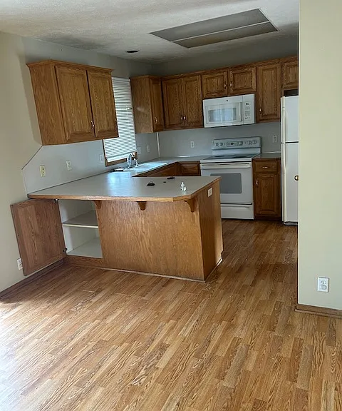 13508 S 35th Ave — Photo 4