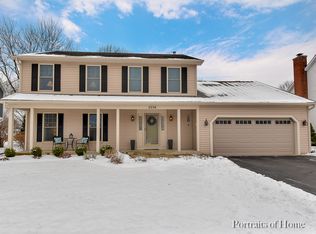 2250 Bloomfield Cir, Geneva, IL 60134