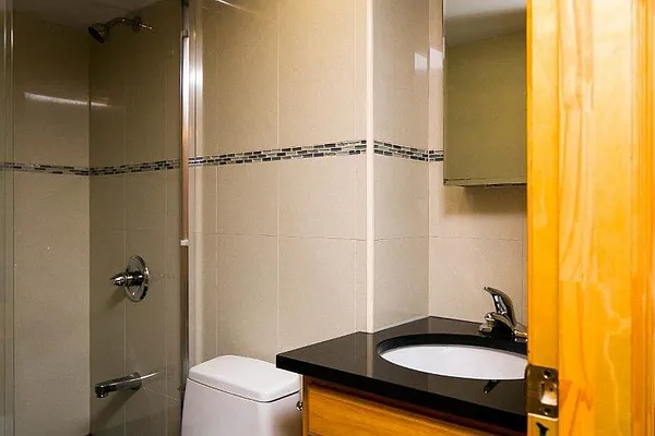 Rented by Nooklyn NYC LLC | media 22