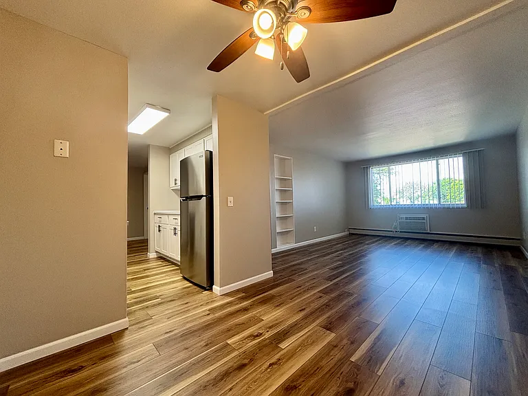1120 Ann St #11 — Photo 6