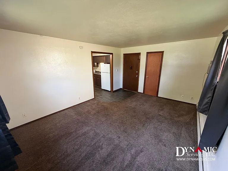 217 S Summit Ave — Photo 4