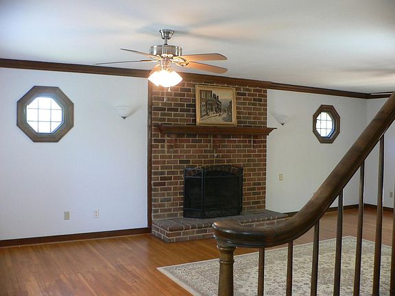 3rd image of 8430 Culley Dr