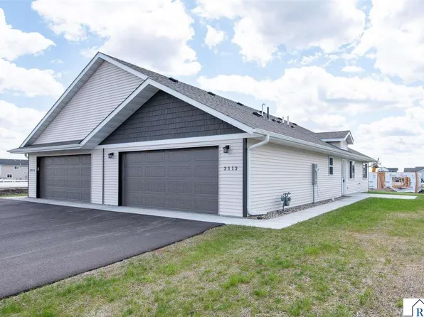 3113 Scotch Ln, Mankato, MN 56001