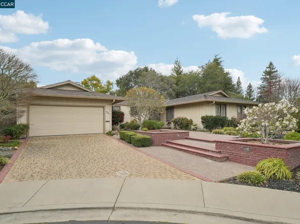 34 Sherwood Ct, Moraga, CA 94556