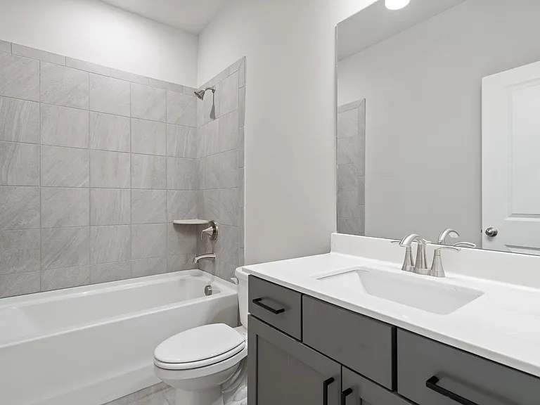 713 Mulberry Walk — Photo 4