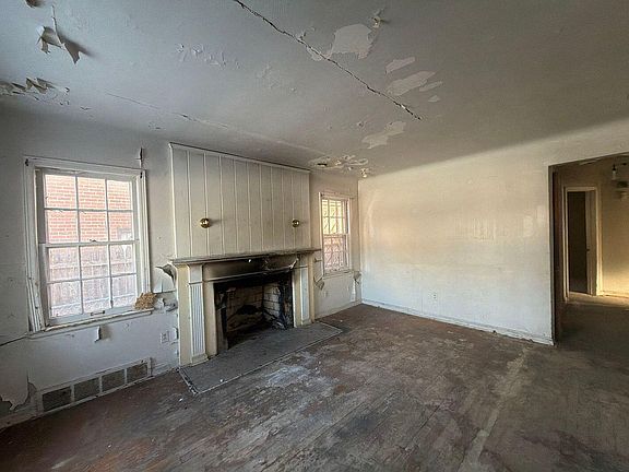 2nd image of 4320 Devonshire Rd