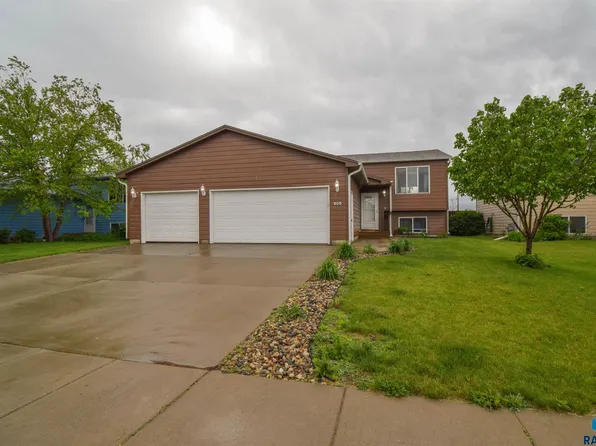 809 S Tanglewood Ave, Sioux Falls, SD 57106