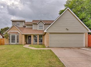 2461 McKensie Ln, Grand Prairie, TX 75052