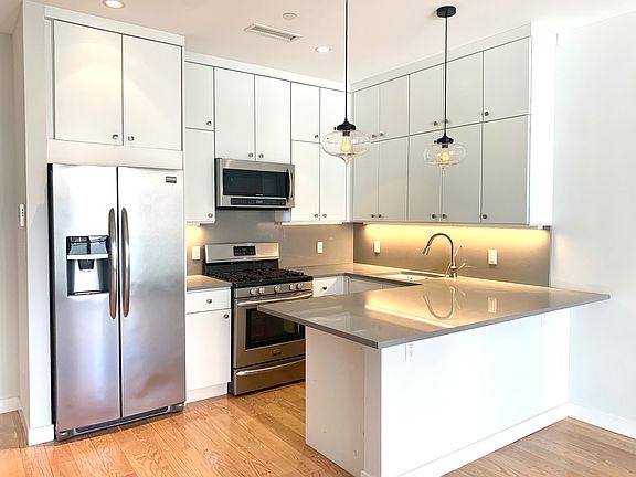 2nd image of 183 Huron St #2REAR