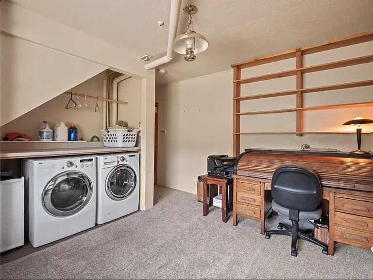 256 Lake View Cir E — Photo 15