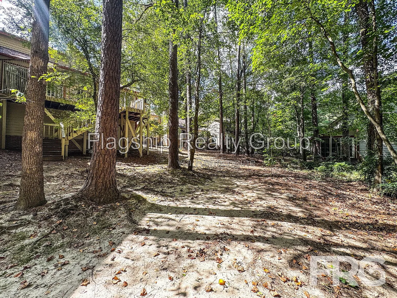 3 bed, 3.0 bath, 1527 sqft, $2,000 — Photo 4