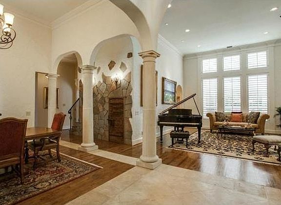 3rd image of 6528 Westgate Dr