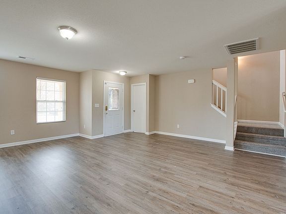 3rd image of 230 Laramie Cir NW #230
