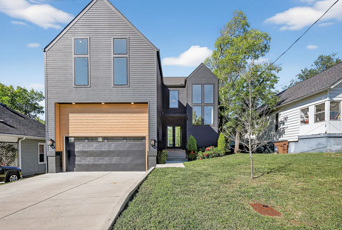 Building Photo - 515 31st Ave N