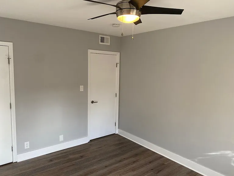 137 N Myrtle Ave #1 — Photo 6