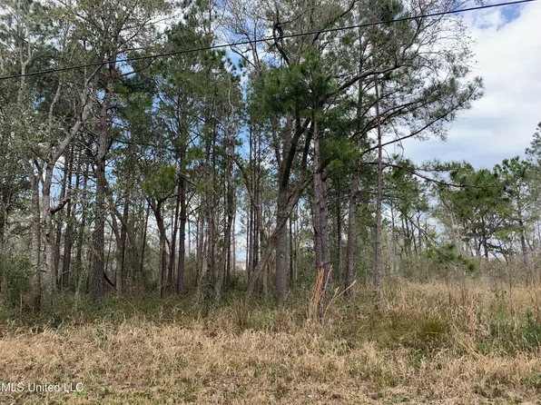 17th St Lot 14, Bay Saint Louis, MS 39520