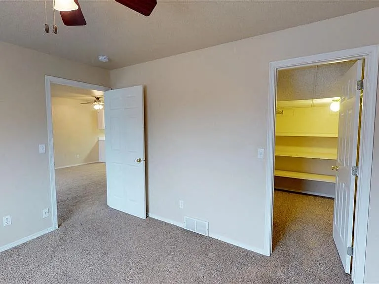 Sierra Vista Apartments — Photo 69