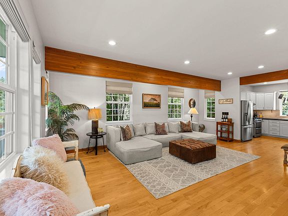 5th image of 320 Cranbrook Rd