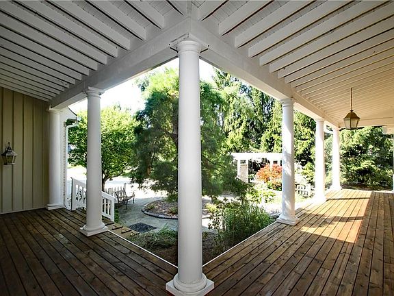3rd image of 4616 Saint Johns Cir