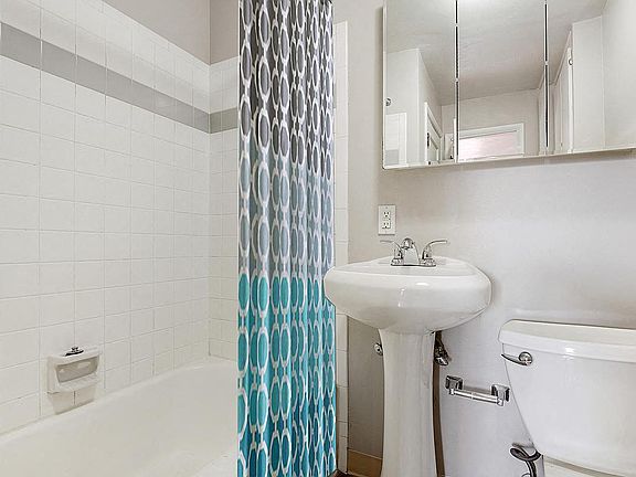 5th image of 5218 W 25th Ave #2