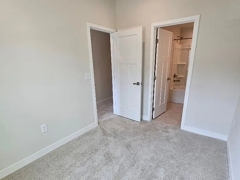 303 Golan Cir #B — Photo 31