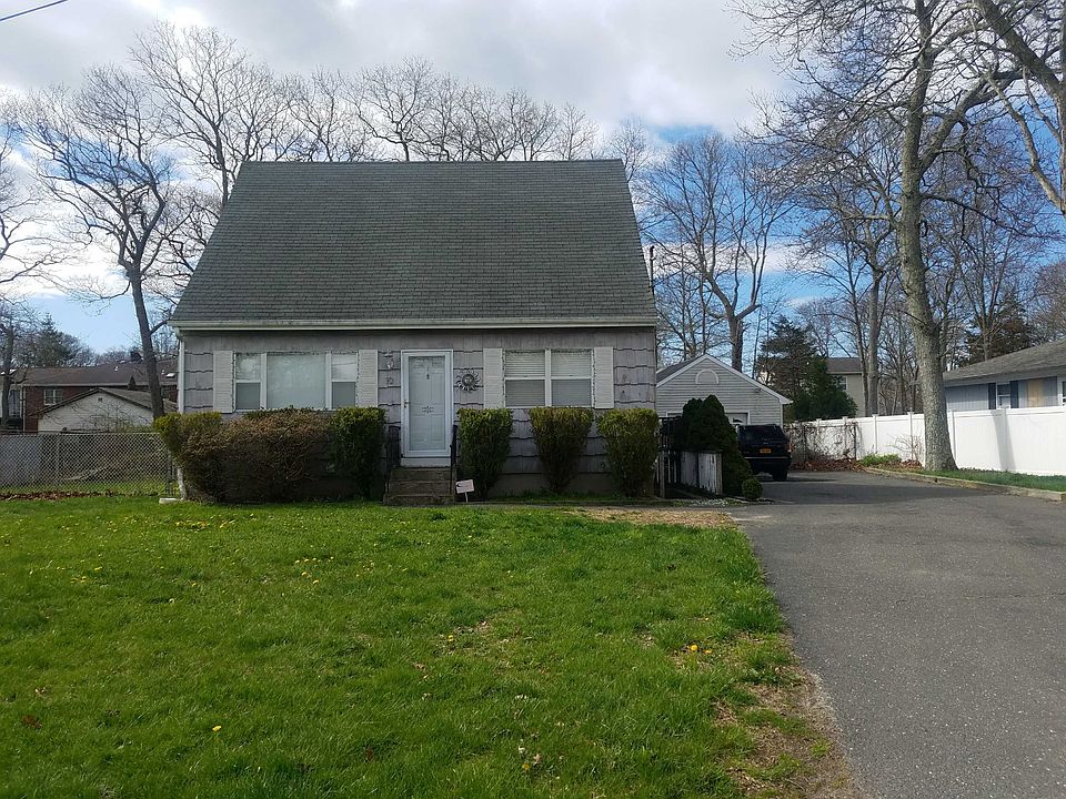 1st image of 10 Tallwood Dr