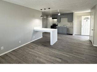 38703 Larkin Ave APT 2, Palmdale, CA 93550