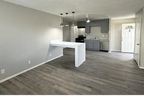 38703 Larkin Ave APT 2, Palmdale, CA 93550