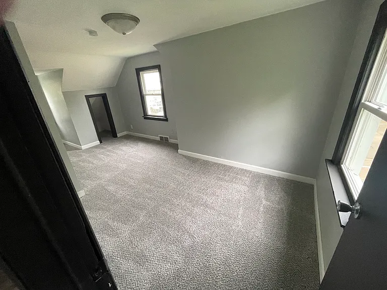 S Henrietta Ave — Photo 22