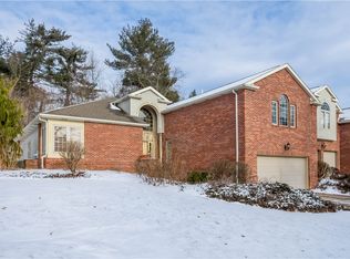 179 Fairway Landings Dr, Canonsburg, PA