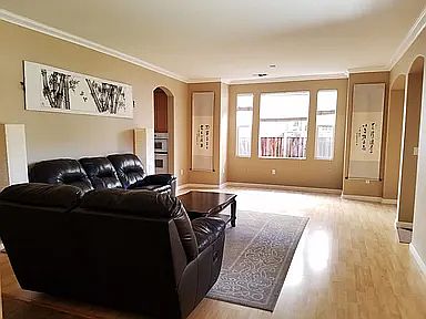 2nd image of 1206 Thornbury Ln