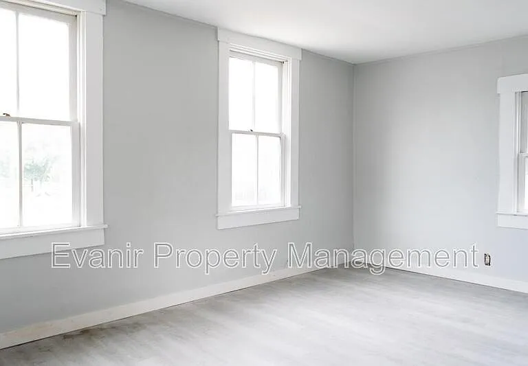126 N Walnut St — Photo 28