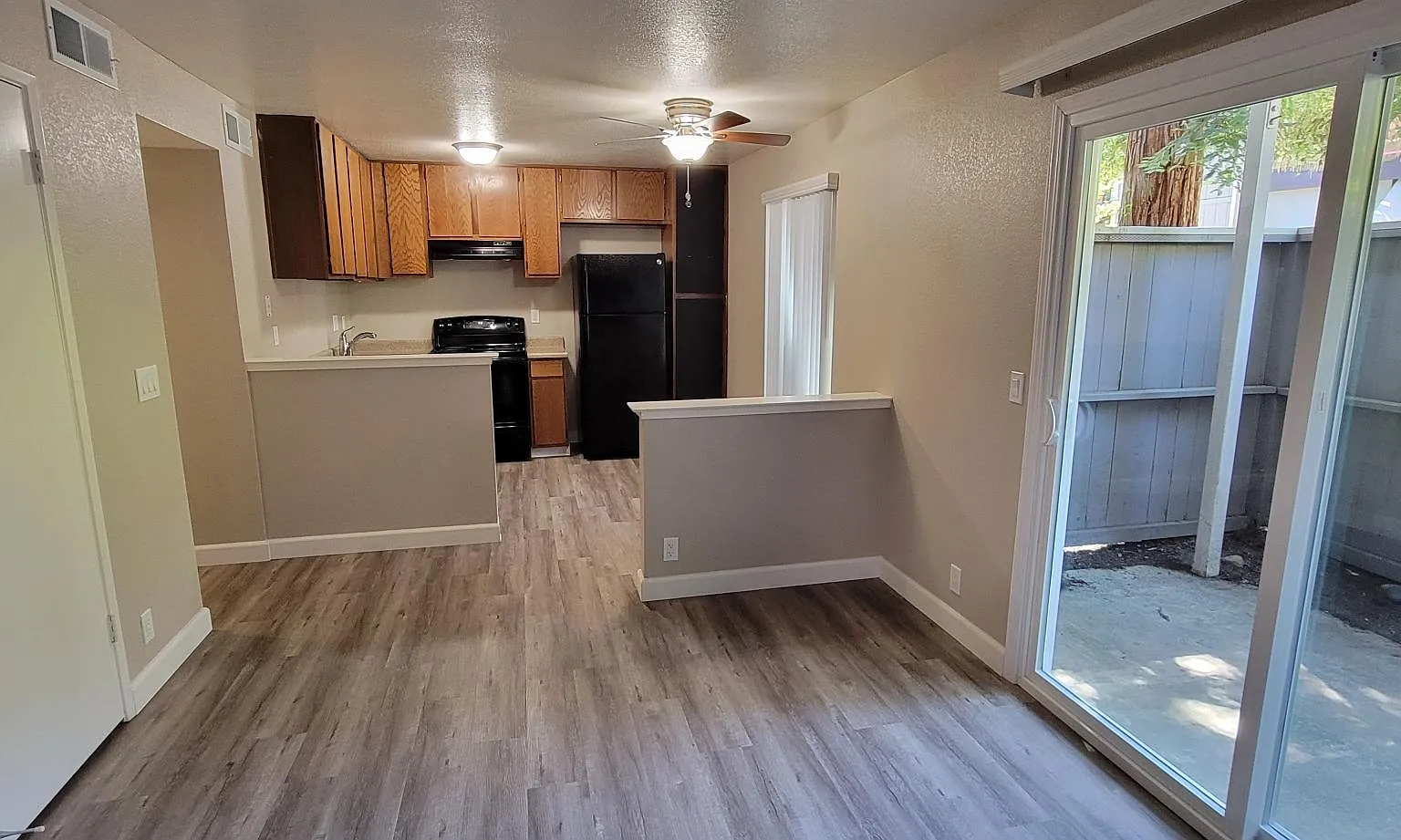 Sutter Court — Photo 1