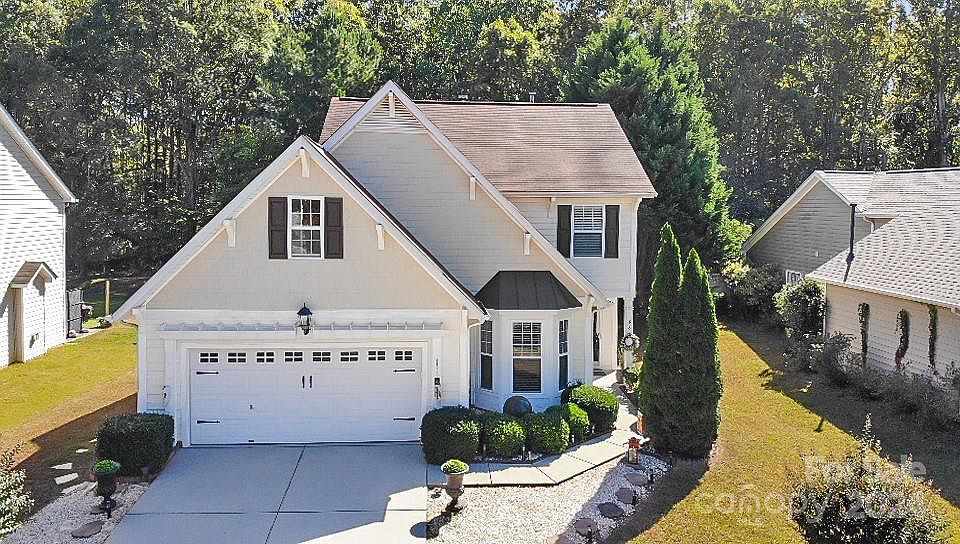 1st image of 684 Goldflower Dr