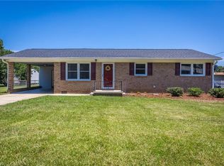 106 Eastway Ln, Graham, NC 27253