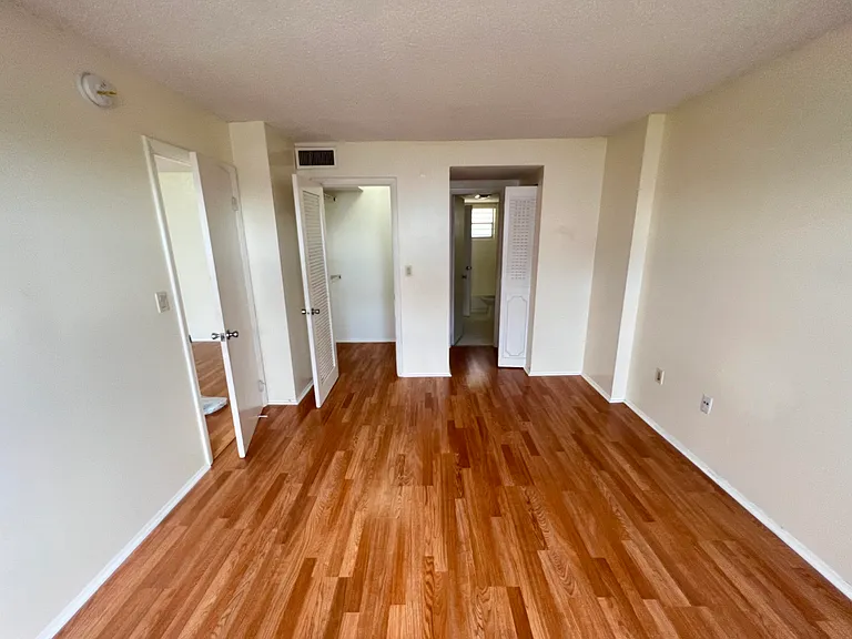 15600 NW 7th Ave #516 — Photo 6