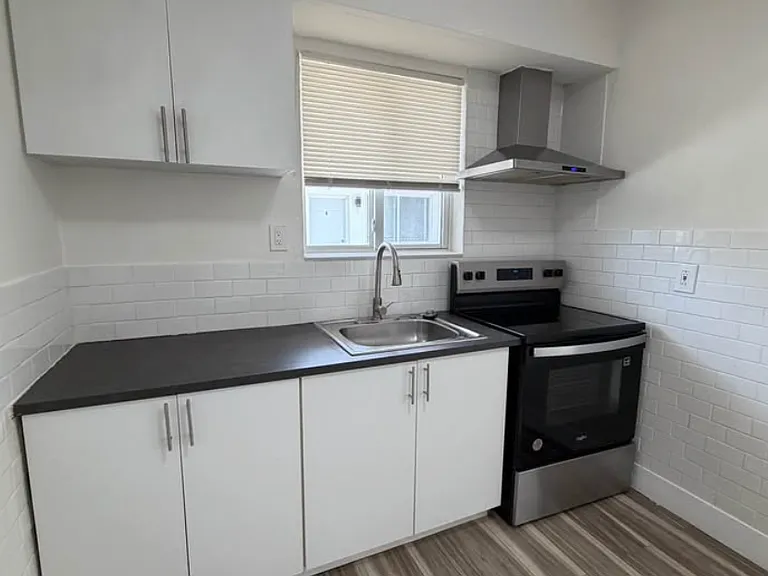 120 NE 55th St #4 — Photo 4