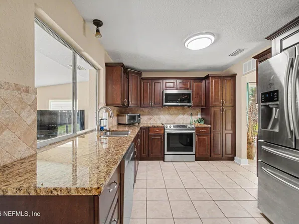 3 CLARK Lane, Palm Coast, FL 32137